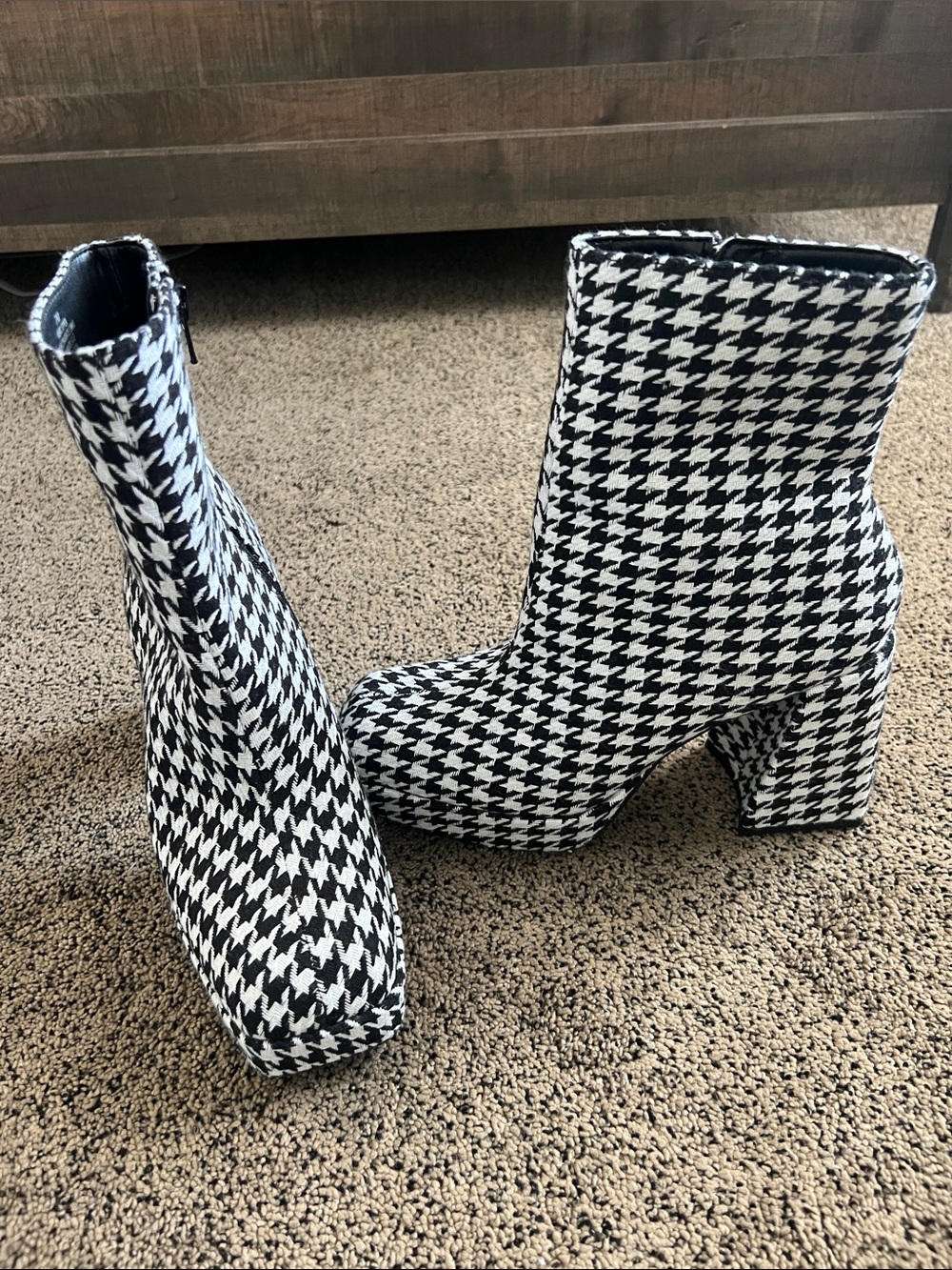 Gianni Bini Booties Houndstooth Fabric Black White Square Toe Block Heel New 7 - Picture 6 of 12